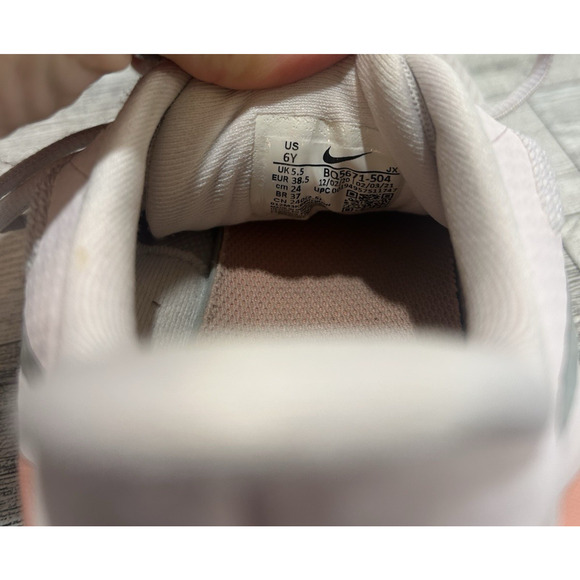 Nike sneakers Revolution 5 Womens Size 6Youth Pink White Black - Picture 9 of 9